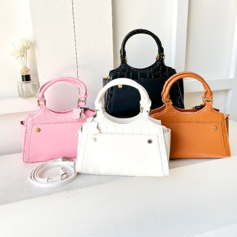 TAS SELEMPANG WANITA||TAS pdr||TAS CANTIK||TAS TENTENG||TAS JINJING||TAS BRANDED||TAS IMPORT