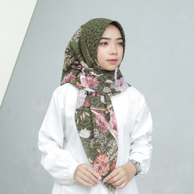 Hijab Segiempat Voal Motip premium Kiara Series