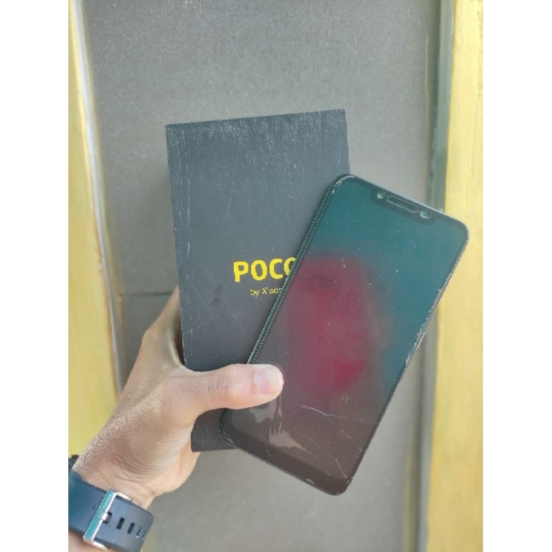 poco F1 6/128 minus Lcd retak