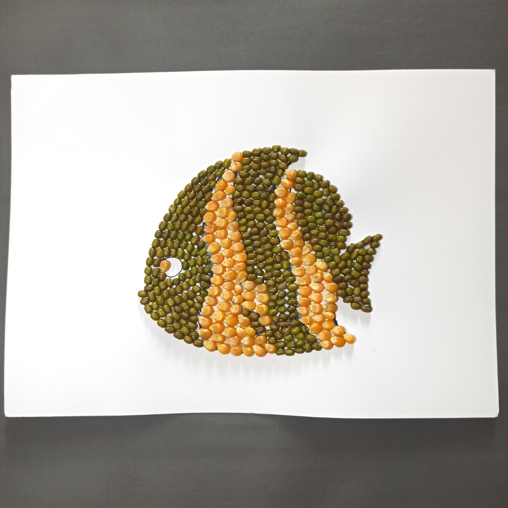 Kolase Biji Bijian bentuk Ikan