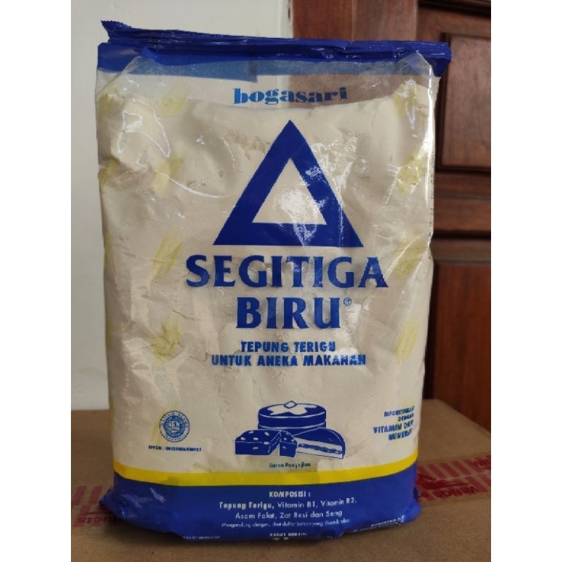 

Tepung Terigu Segitiga Biru 1KG