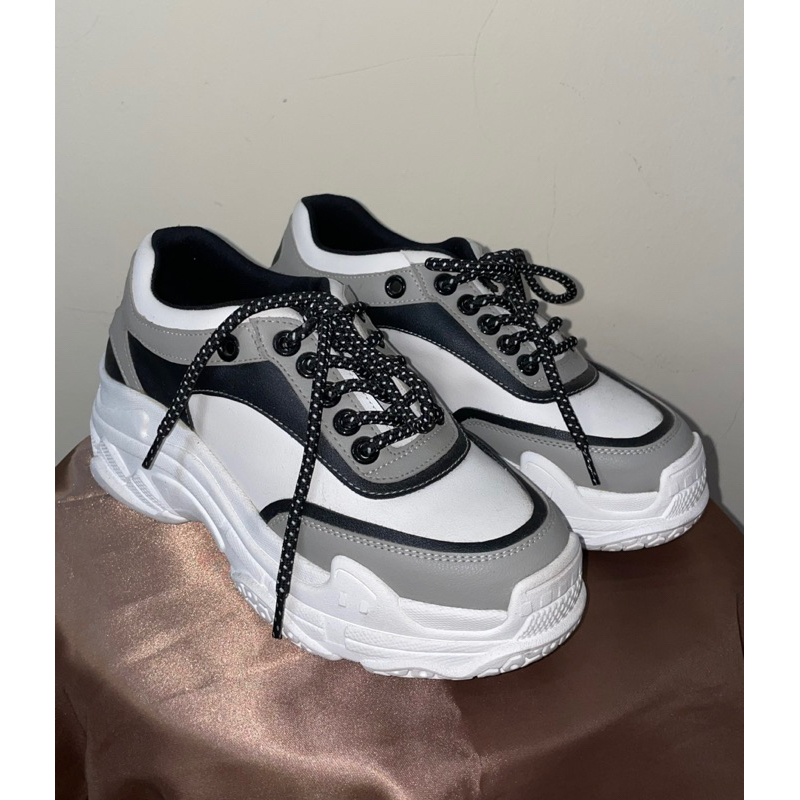 Alexa Monochrome Sneakers #AdorableProject