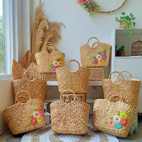 Tas KARINA anyaman Enceng Gondok sulam bunga Jogja eceng handmade bag