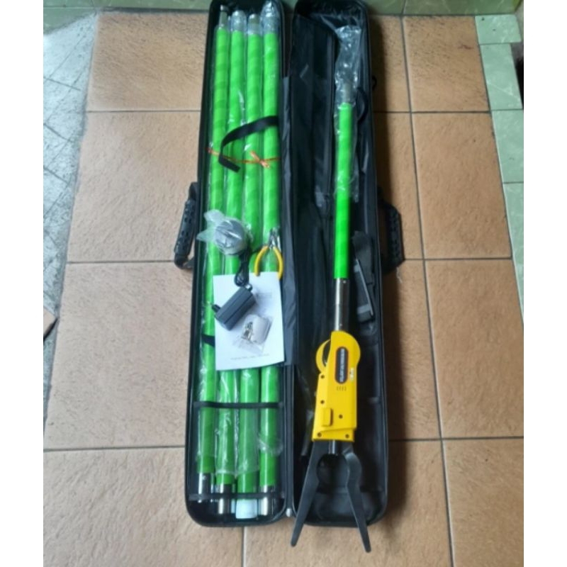 Alat pengikat kabel fiber optik udara