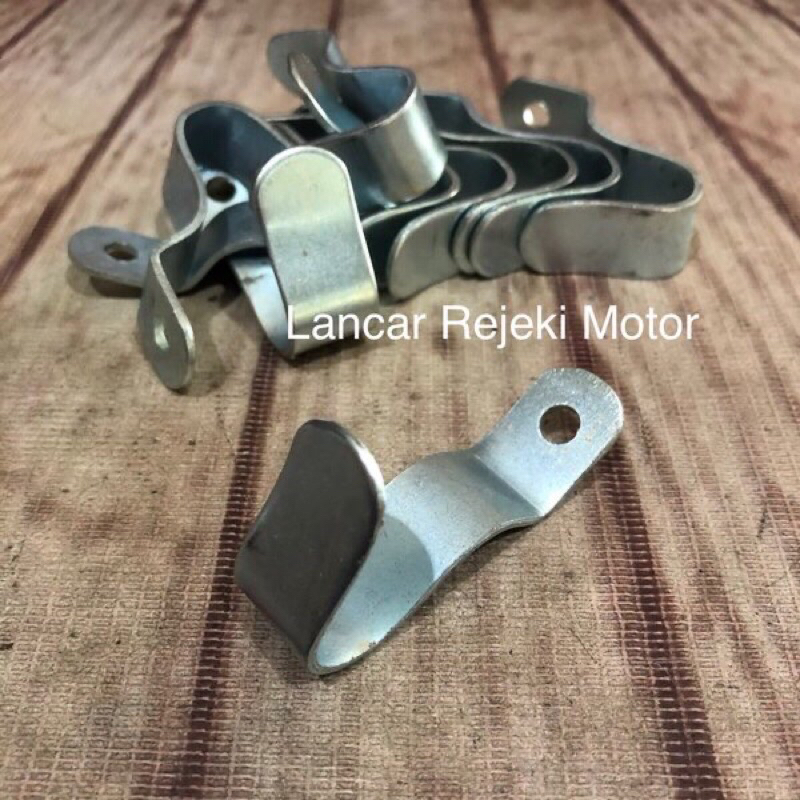 Gantungan Cantolan Barang Tas Helm Yamaha V75 V 75 V80 V 80