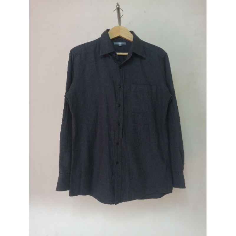 [Flannel Uniqlo] Kemeja Flanel Polos Button Down Long Sleeve Shirt Abu-abu Dark Grey Size M