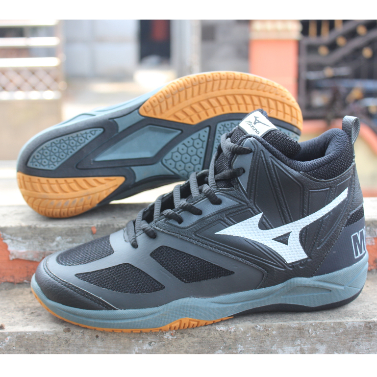 Sepatu Pria/Wanita MZN// Sepatu Basket // Sepatu Volly // Sepatu Olahraga Boot HITAM PUTIH