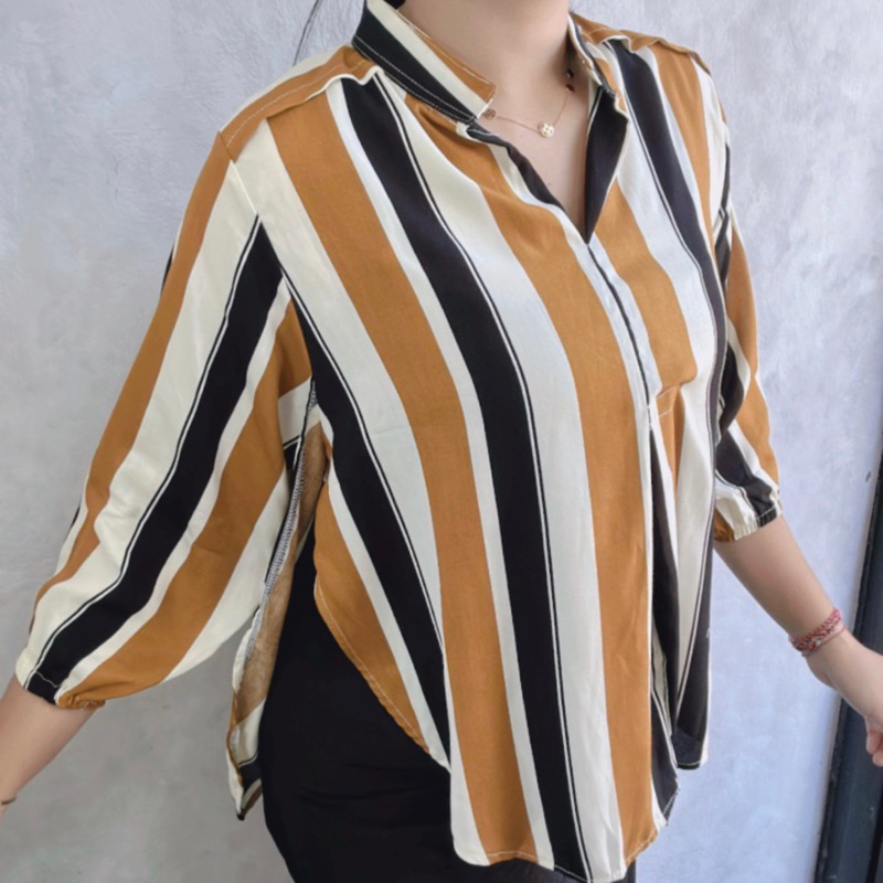 kemeja blouse jumbo Fuxii-Cream