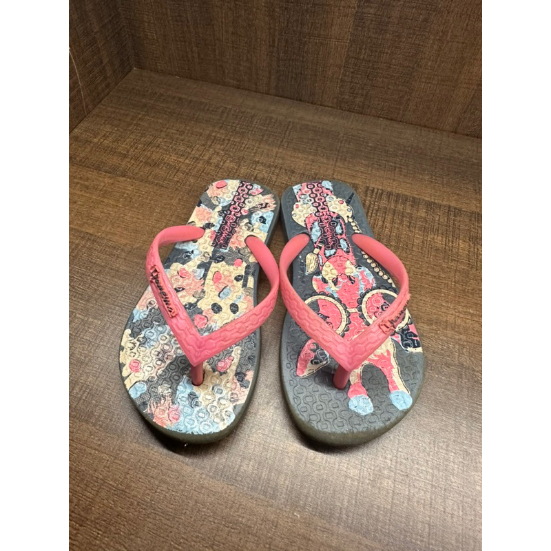 preloved sandal anak ipanema