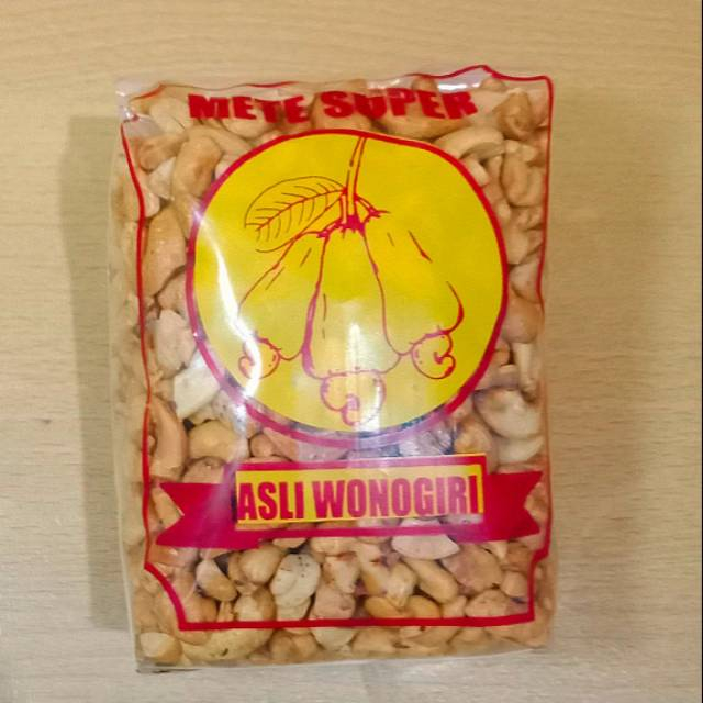 

Kacang Mete Pecah Remukan Kemasan Ekonomis. Camilan Sultan Kacang Mede Asli Wonogiri fresh enak (250gram)