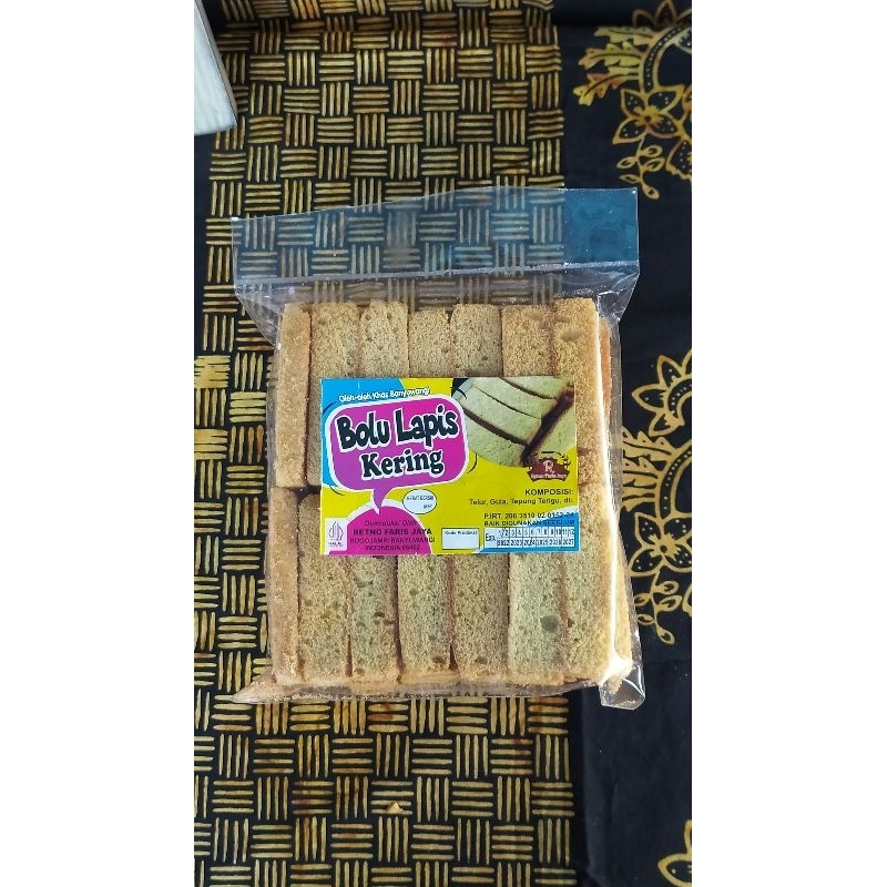

Oleh - Oleh Khas Banyuwangi/Bolu Lapis Kering
