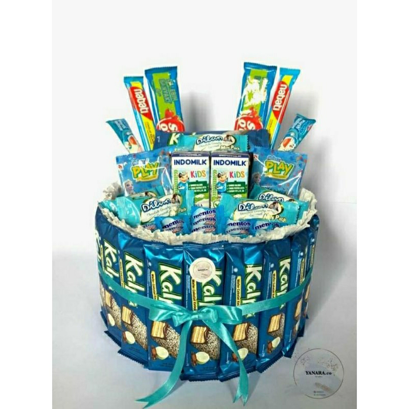 snack tower / kado / ulang tahun / kue ulang tahun / wisuda / roti