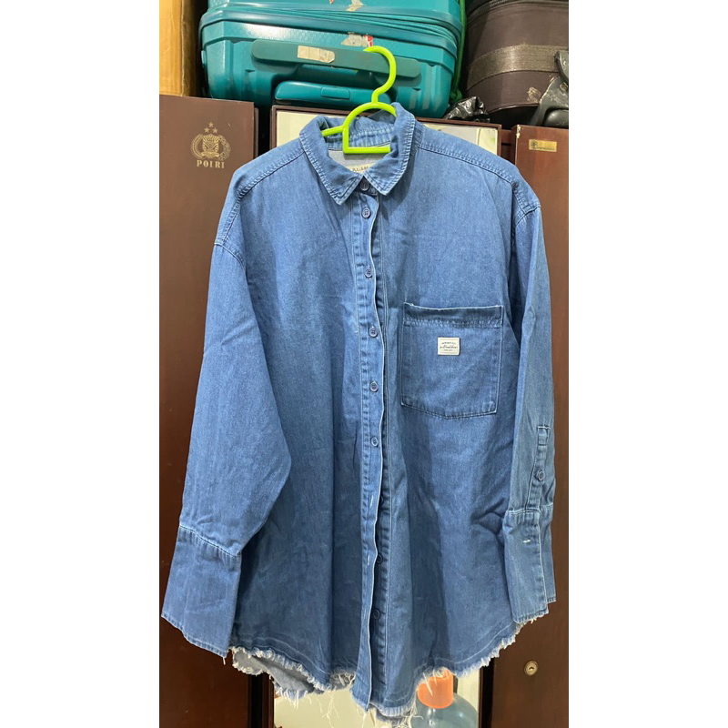 Preloved Kemeja wanita pull and bear oversize