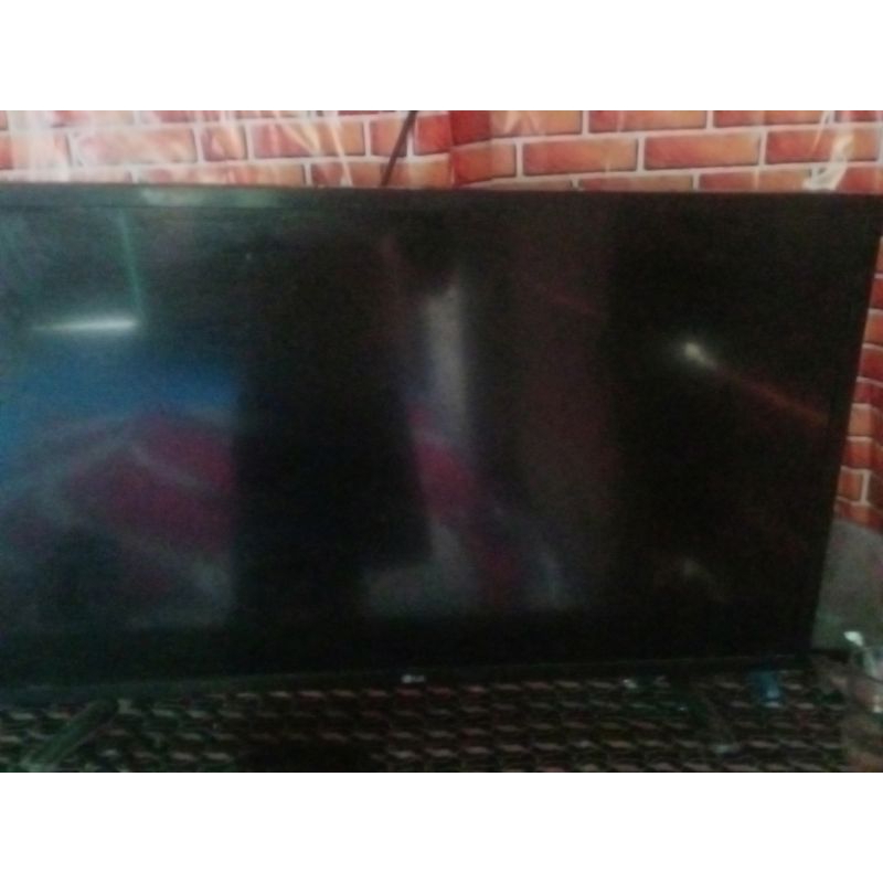 mesin_LG_32_inchi_normal_lcd_pecah