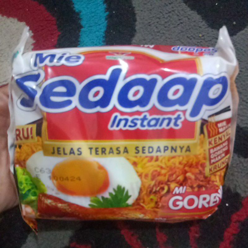 

mie instan sedap goreng
