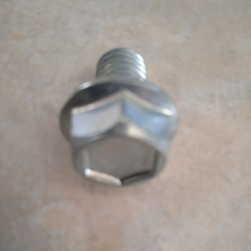 - Baut Tap Tutup Oli Gardan Beat Vario kunci pas 12