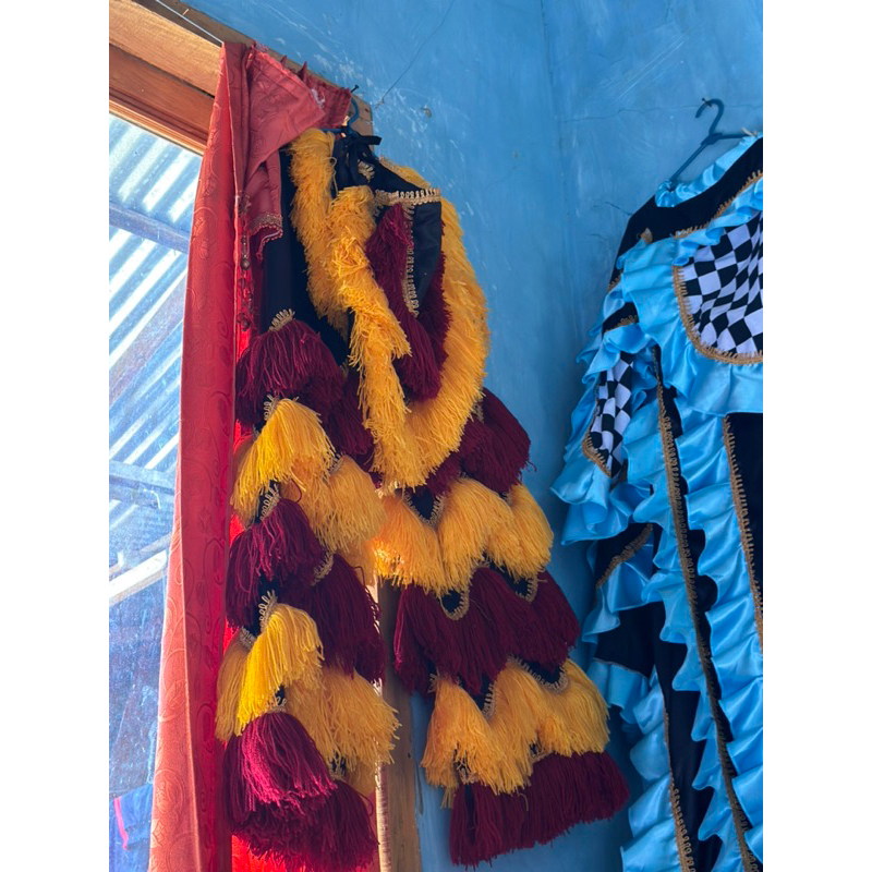 Kemul dan Celana Barongan