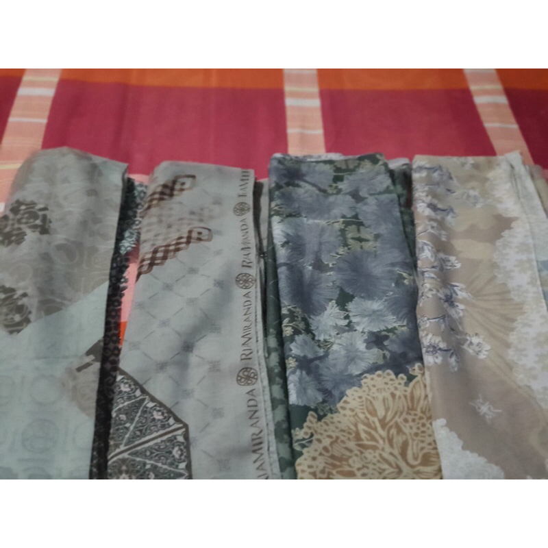 Preloved Hijab Ria Miranda Scarf