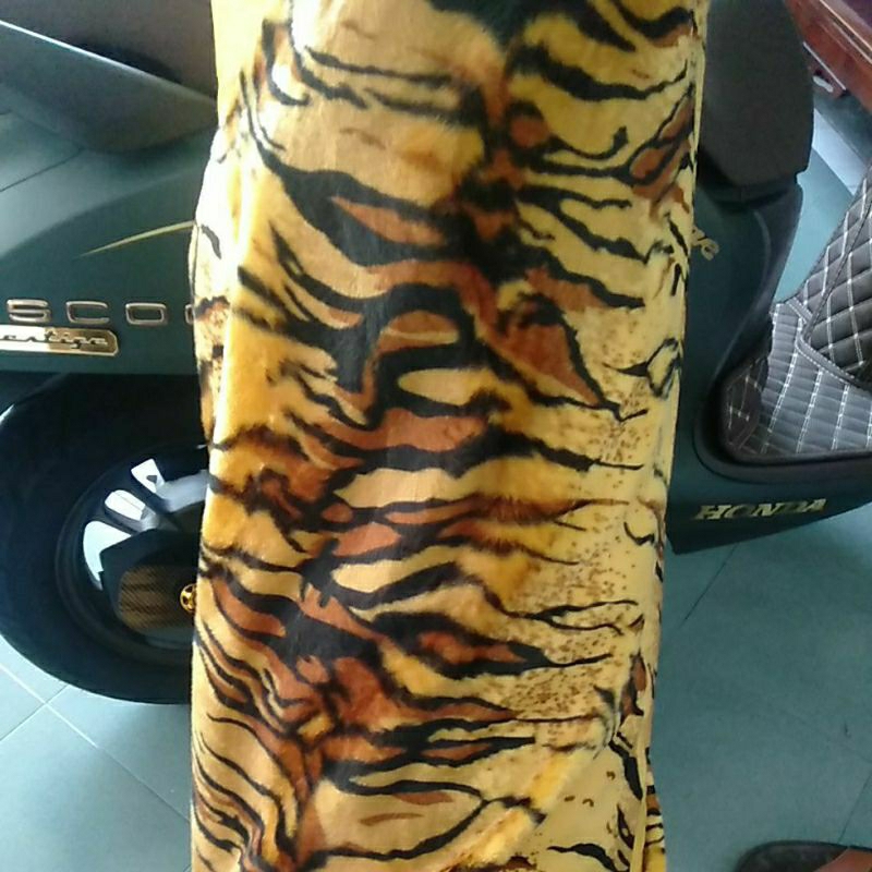 kain macan/kain bludru motif kulit macan