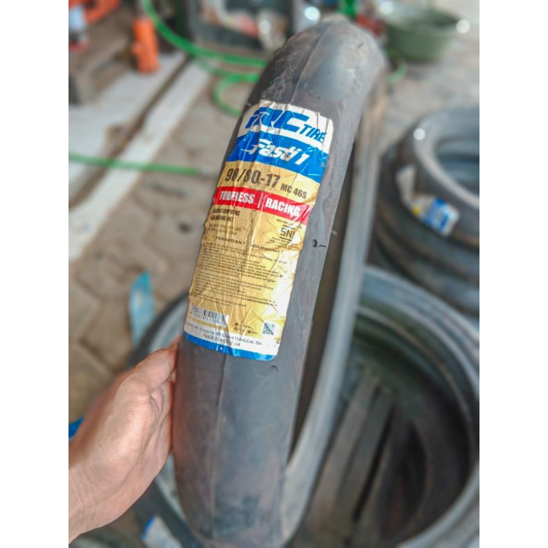 BAN LUAR IRC FASTI 1 TUBLES UK 90/80 RING 17