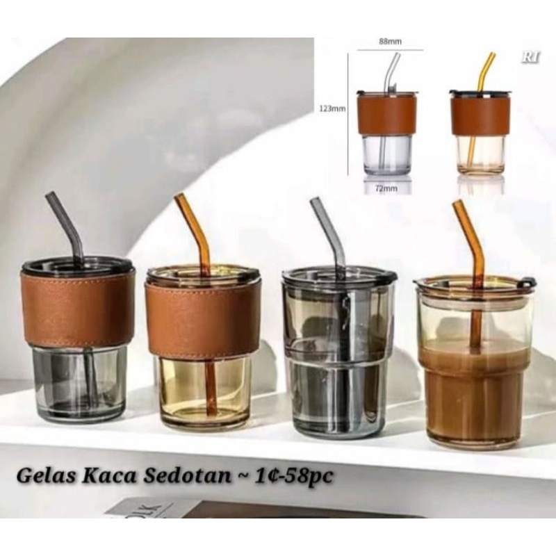 Gelas kaca sedotan