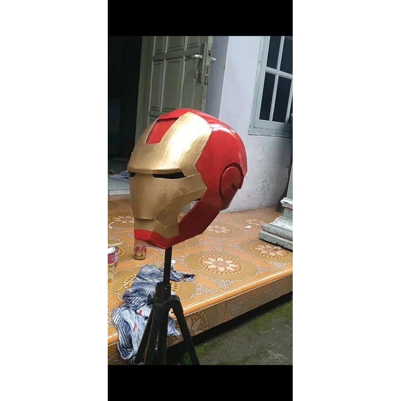 MAINAN HELM IRON MAN