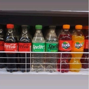 

Fanta ORANGE/STOBERI /COCA COLA ORIGINAL/SPRITE ORIGINAL /COLA SPRITE ZERO SUGAR/ minuman soda botol 390ml