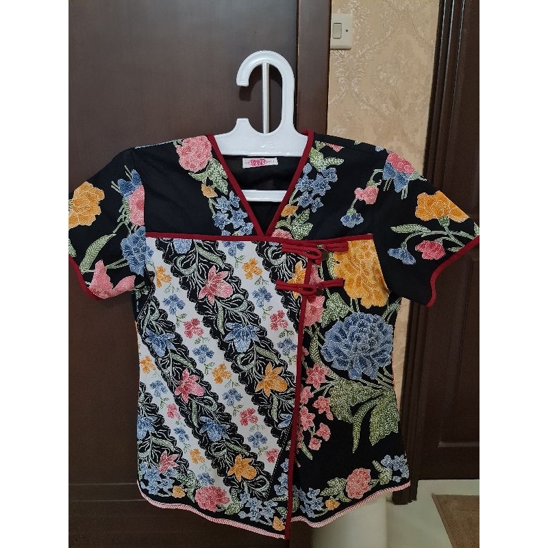 Atasan blouse Batik Nona Rara preloved ORIGINAL
