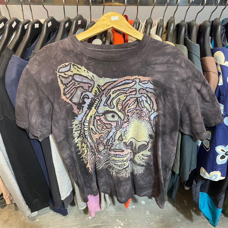 Tshirt Kaos The Mountain Second Thrift Preloved Original