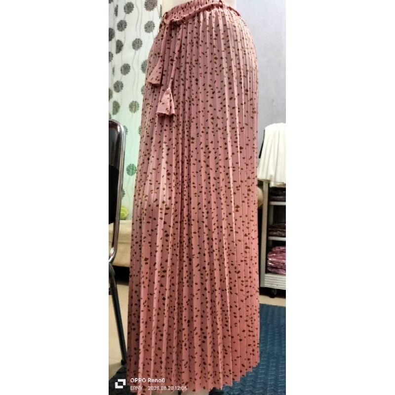 Rok Plisket Motif Terbaru Bintik