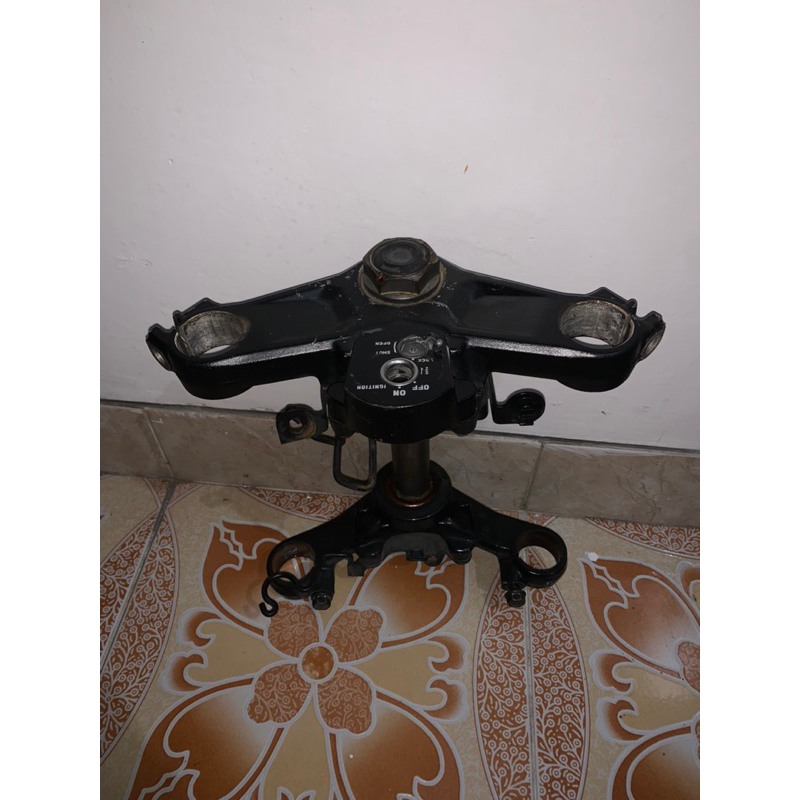 segitiga T atas bawah cbr 150 LED