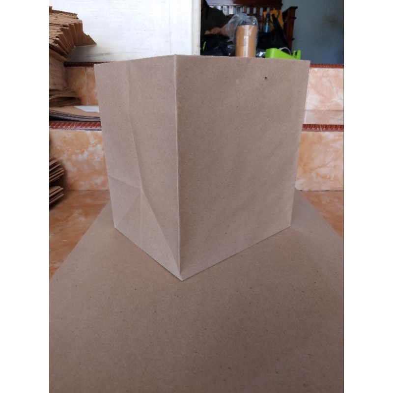 

Paperbag polos coklat ukuran 20x16x22#paperbag kaleng tango