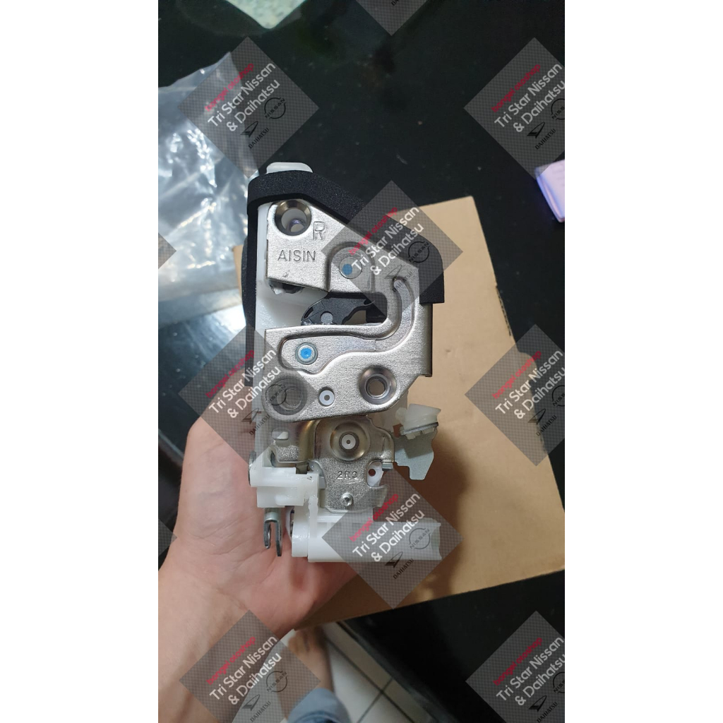 ORIGINAL DOOR LOCK depan kanan SIGRA CALYA Xenia Avanza Veloz 2012 2013 2014 2015 2016 2017 2018 201