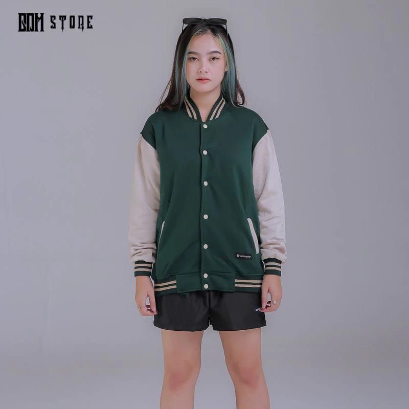 Varsity Baseball Polos pria & wanita. jaket polos, jaket baseball, jaket baseball pria, jaket baseba