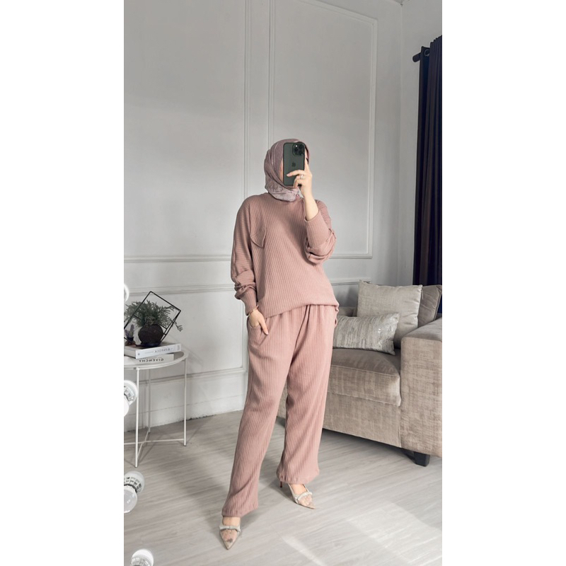 One set Knit Premium By Athayaa