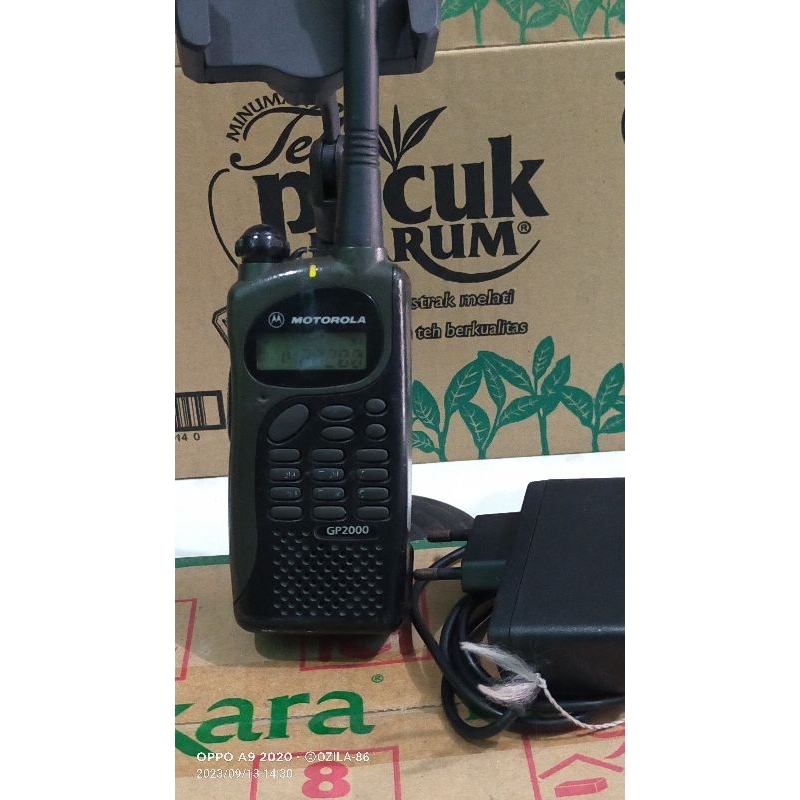 HT Motorola GP 2000 Frekuensi vhf GP 2000