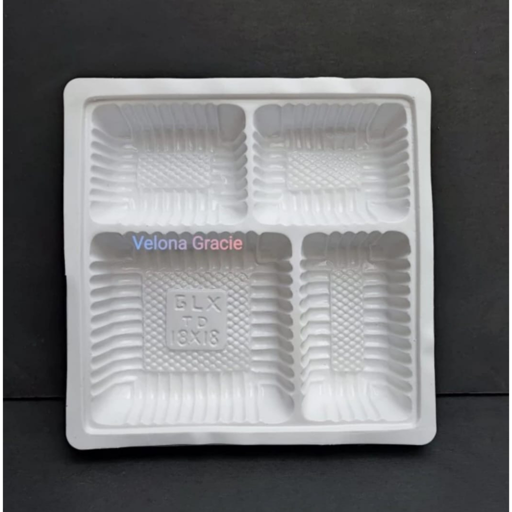 Sekat Mika 18X18 isi 50 pcs Putih Susu Sekat 4