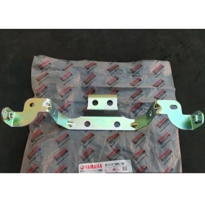 BRACKET DUDUKAN JOK DEPAN YAMAHA XSR 155 B1V-F1946-00 ORIGINAL YAMAHA