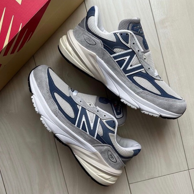 SEPATU NB 990V6 GREY DAY NAVY