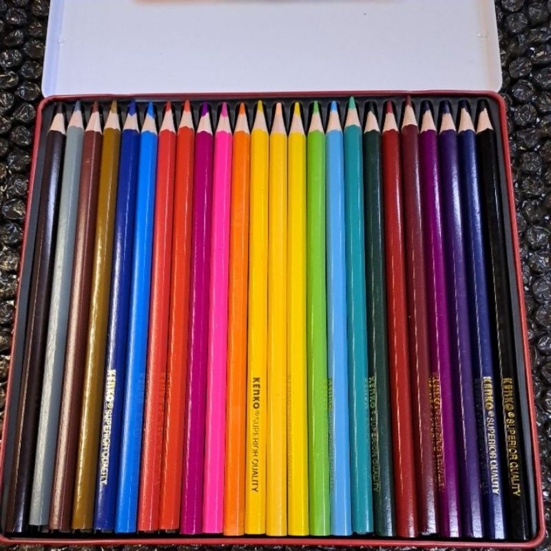 

Pensil Warna KENKO Kaleng Tin Case Isi 12 / 24 Warna RB9