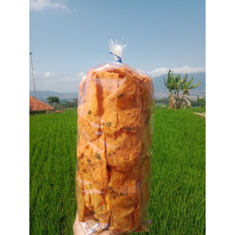 

Keripik Singkong crispy pedas daun jeruk 500gr