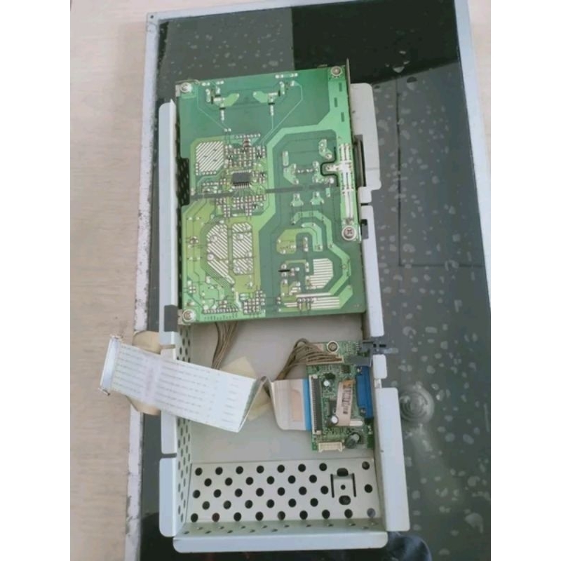 mesin lcd lg flatron w1953se
