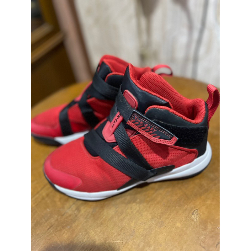 Preloved Sepatu Basket Anak Decathlon