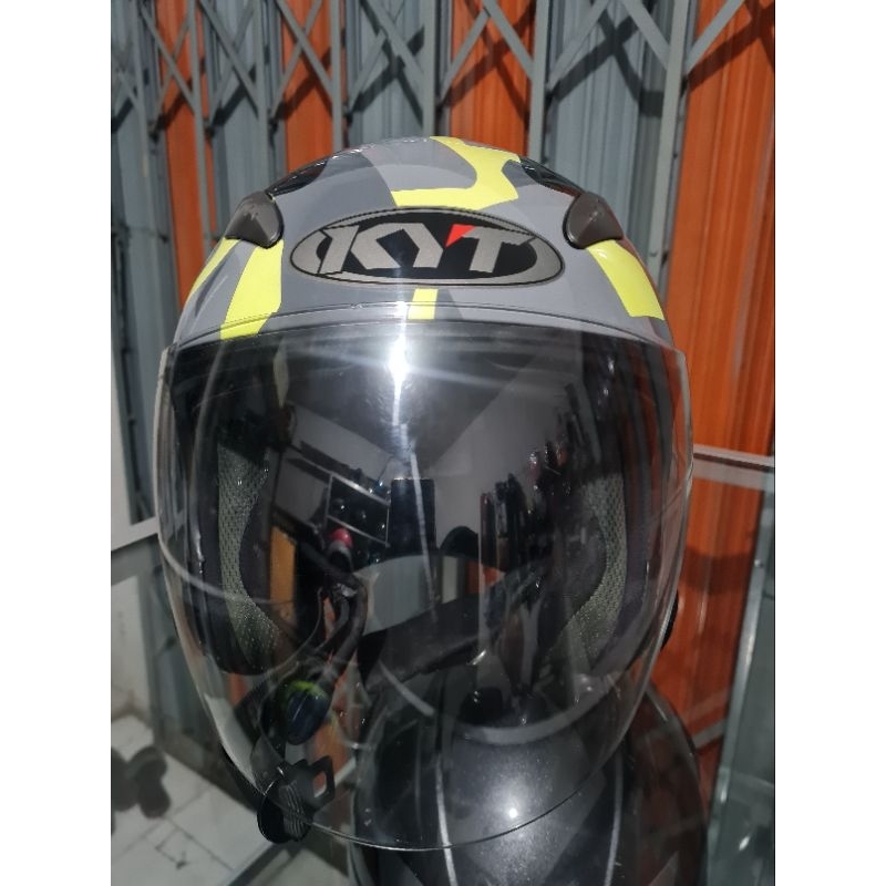 Helm KYT Galaxy Slide bekas pakai