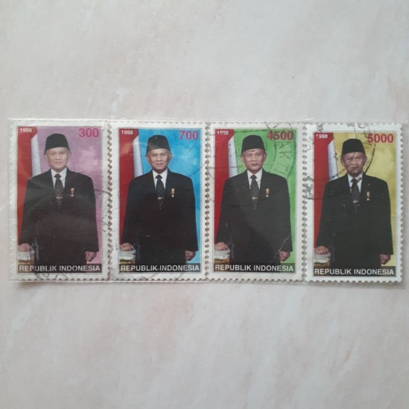 

(A) Perangko Indonesia Presiden Habibie Tahun 1998 set lengkap - 4pcs