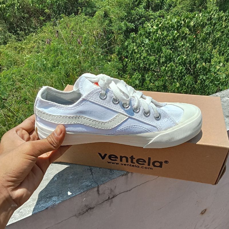 SEPATU VANTELA PUTIH / SEPATU VANTELA HITAM PUTIH