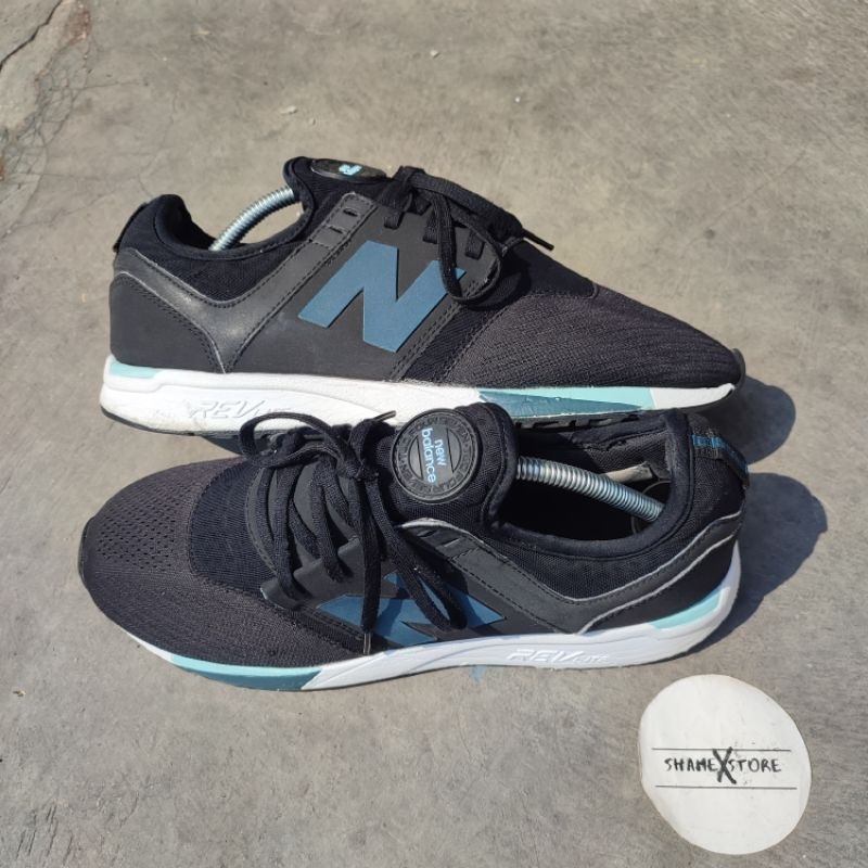 Sepatu New Balance  247 HITAM