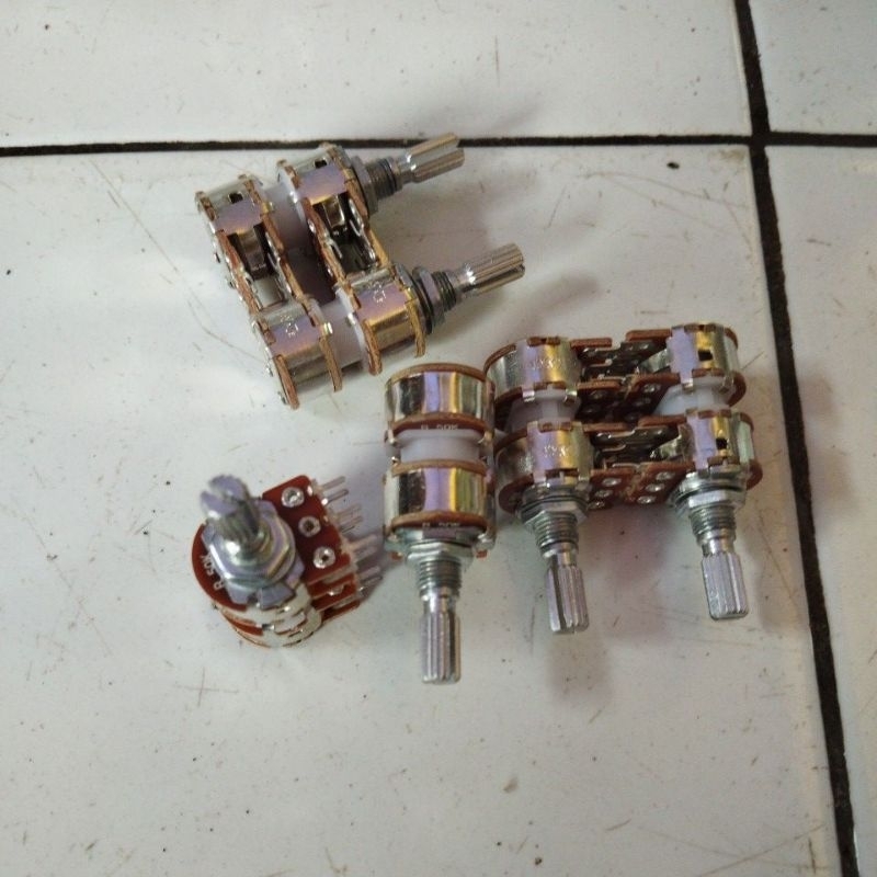 POTENSIO DOBEL STEREO ROTARI B50K SONG