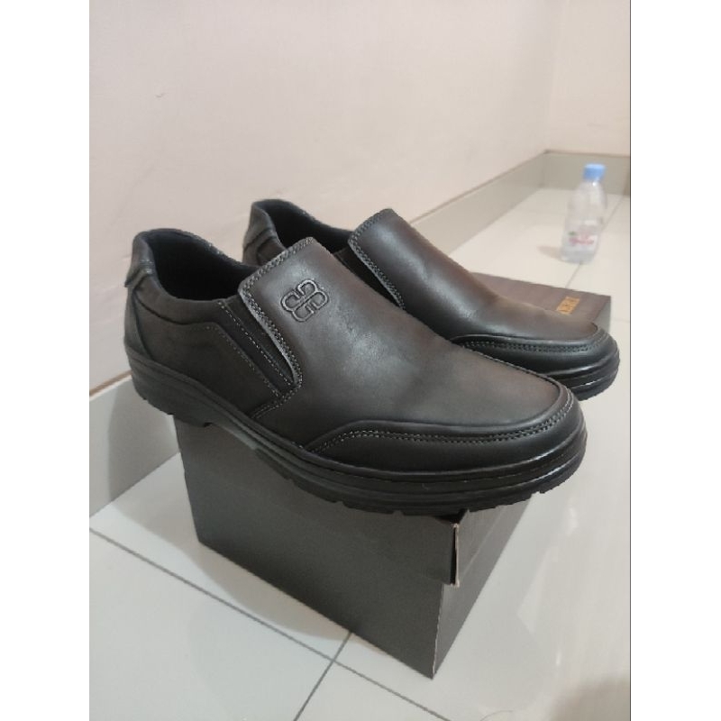 sepatu pantofel buccheri (size 40) original 100%