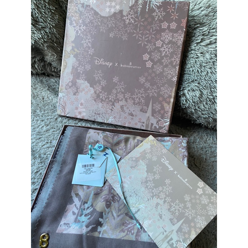 PRELOVED BUTTONSCARVES DISNEY FROZEN BRUNETTE SALE